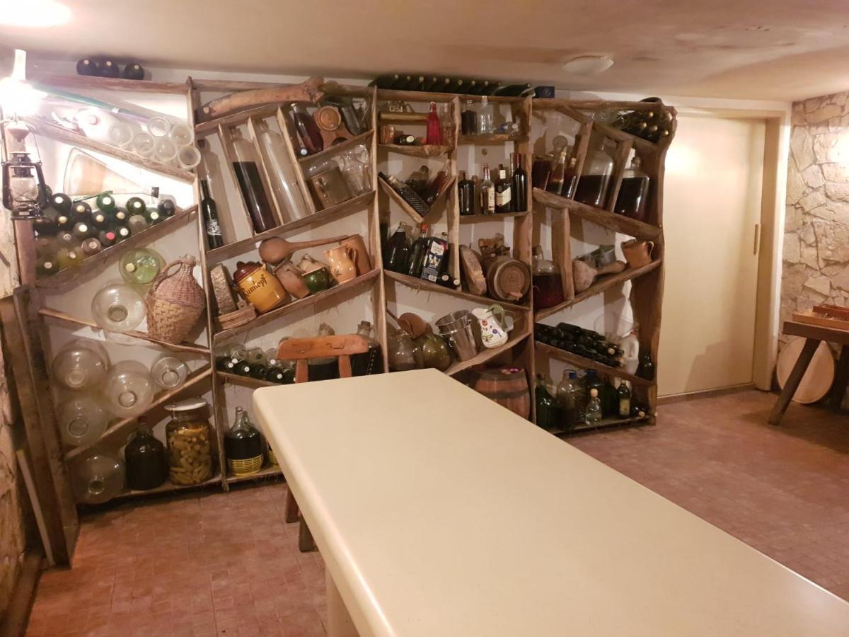 Forest Art Villa Zagreb Sveta Nedjelja  Luaran gambar